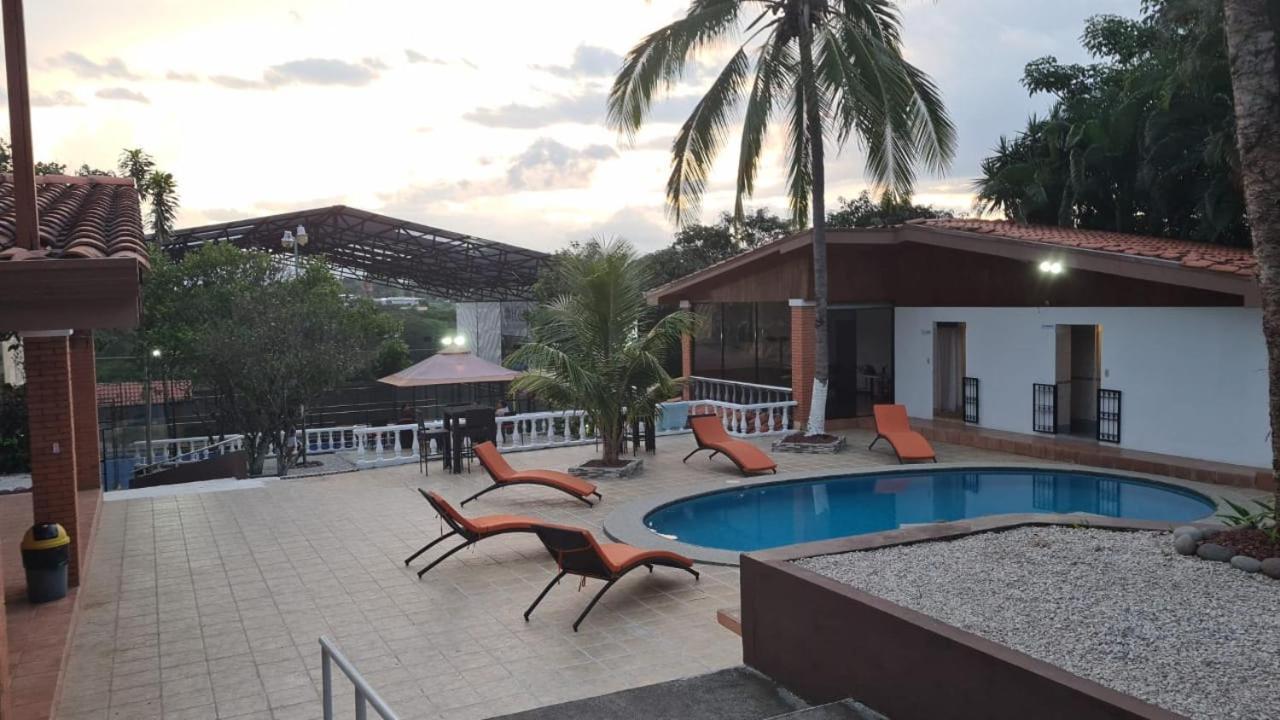 Uruka Lodge Alajuela Luaran gambar